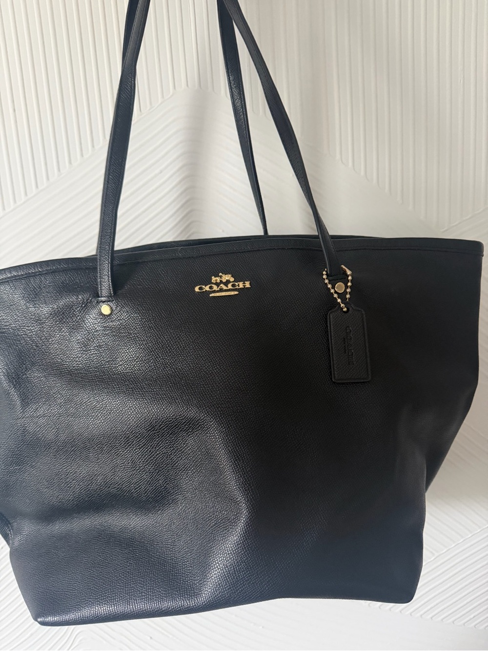 COACH Black Leather Tote Bag - Classic Everyday Carry G1723-57131E